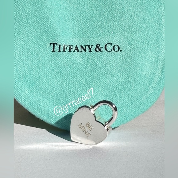 AUTH RARE vintage Tiffany & Co. “BE MINE” heart padlock charm/pendant💙 - Picture 6 of 16